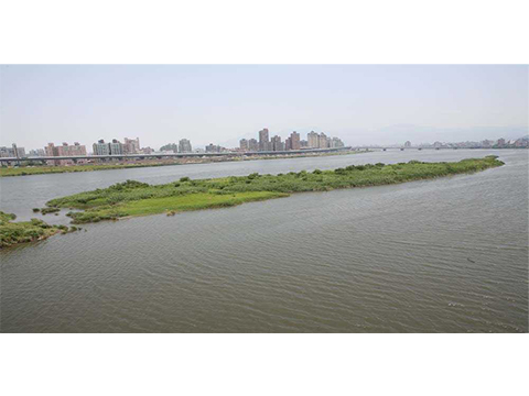 An Empty Terrain in the Danshui River,Taipei