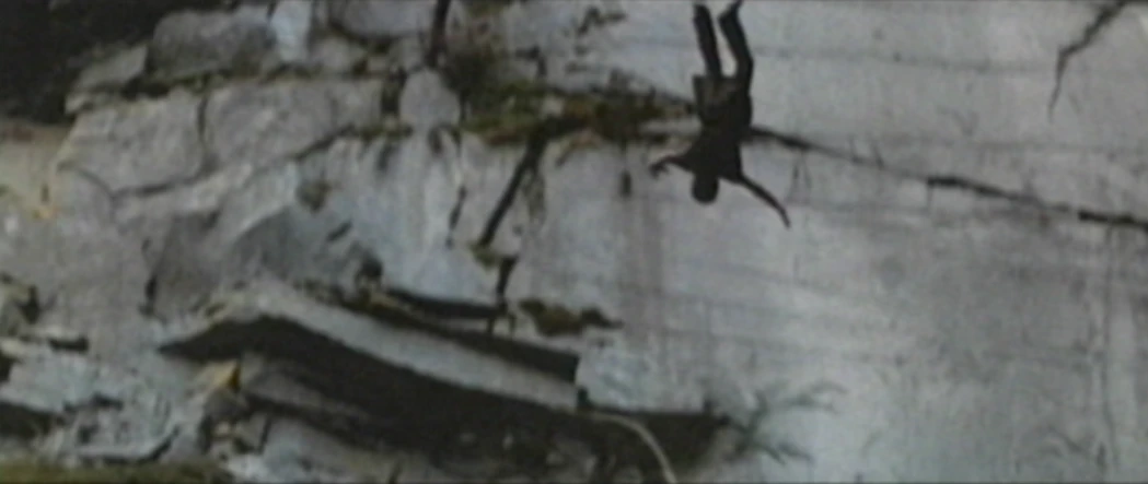 <i>Rambo</i>, 2001, video 17 minutes. Courtesy of the artist.-圖片